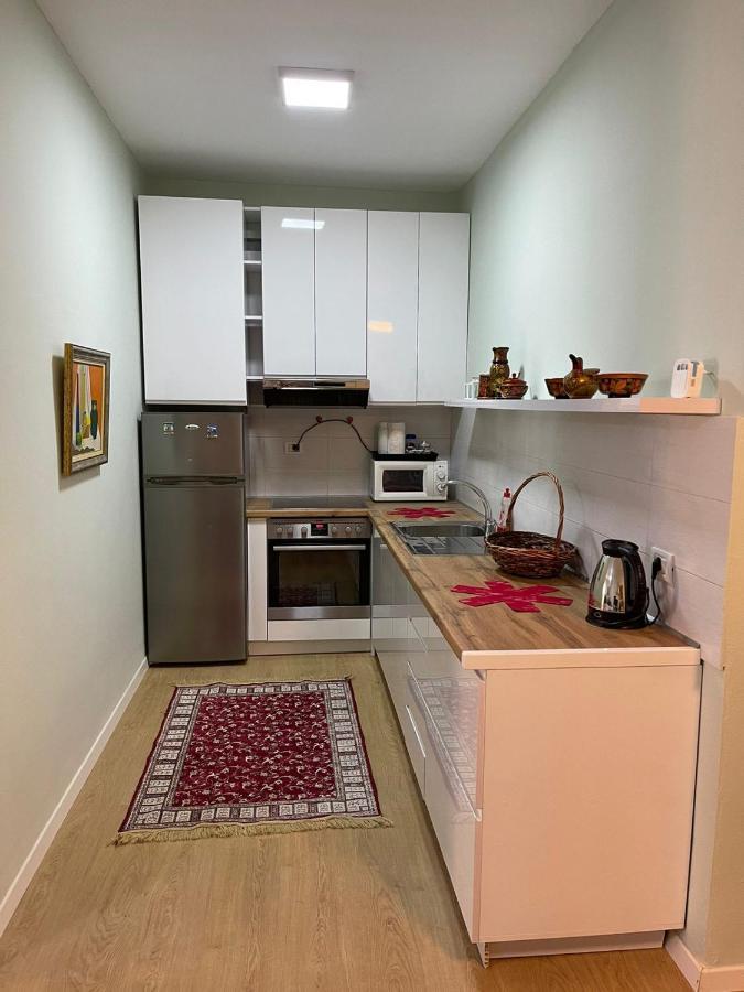 New In Center Of Apartament *