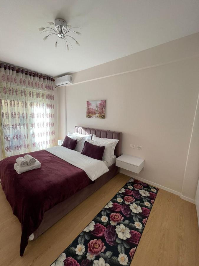 New In Center Of Apartament *